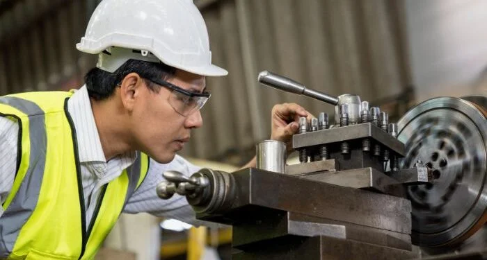 Diploma in Mechanical Engineering Image