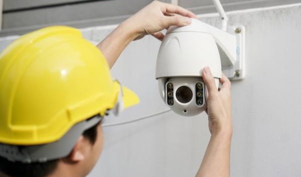 CCTV  Technician Image
