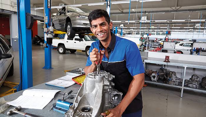 Diploma in Car Mechanic Image